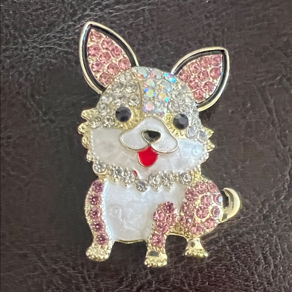 🌟🌟🍾🫶🏻 Sparkling Chihuahua Dog Brooch with Pink and White Crystals